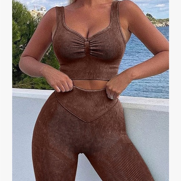 Chic Brown Ribbed Set - Picture 3 of 4